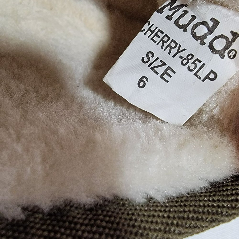 Girls size 6 Olive Green Mudd" Cherry" Classic Mini Ankle Suede Boots Lined . - Picture 3 of 10